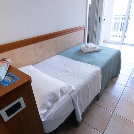 Ξενοδοχείο Adria 3*