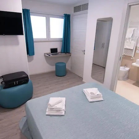 Adria Hotell 3*