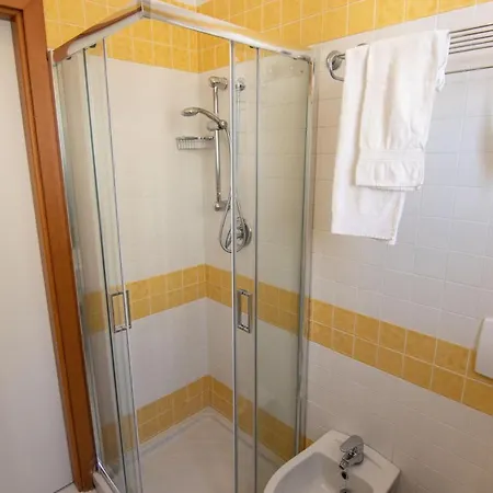 Adria Hotell 3*