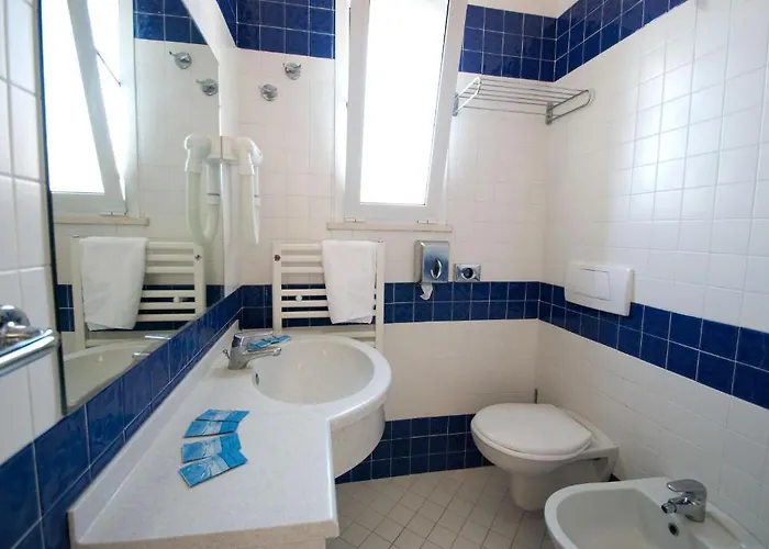 Adria Hotel 3*