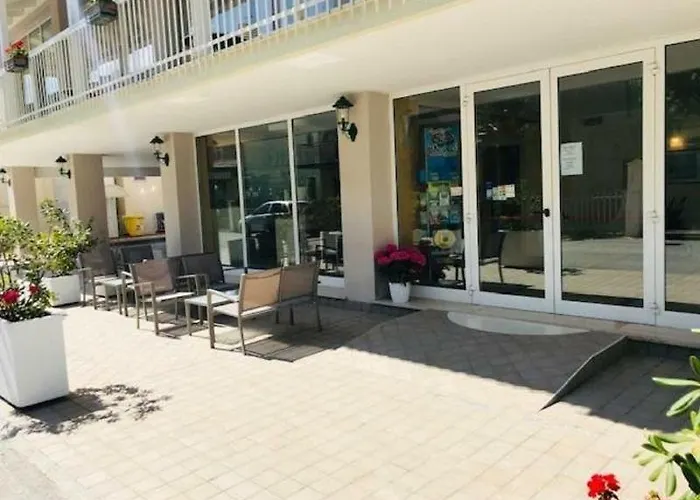 Adria Hotel 3*